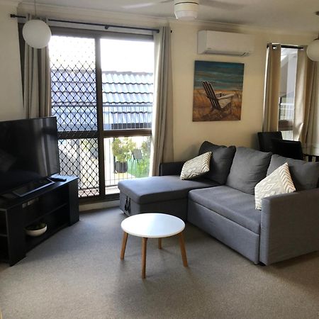 Coral Towers Holiday Suites Cairns Exterior photo