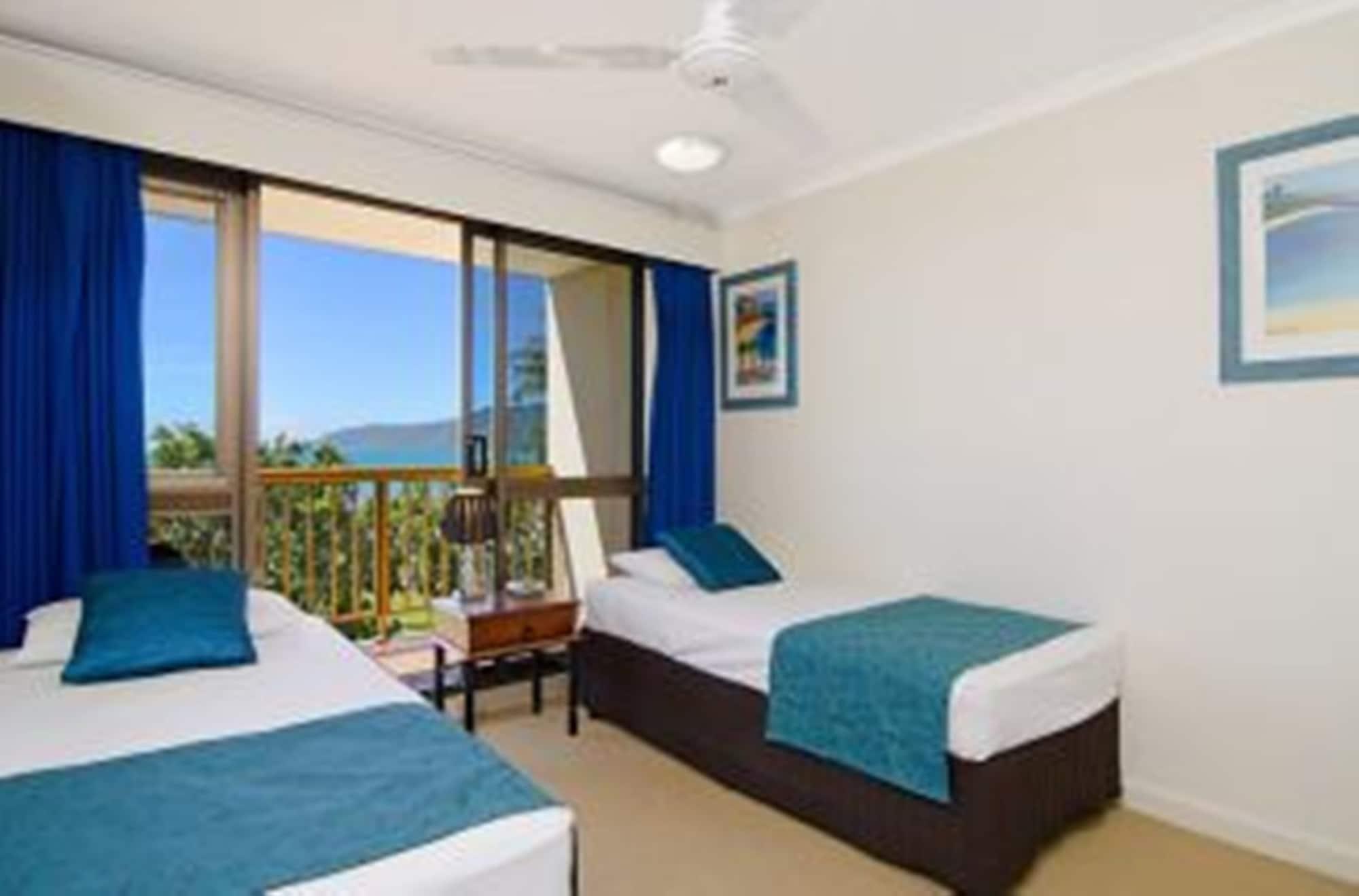 Coral Towers Holiday Suites Cairns Exterior photo