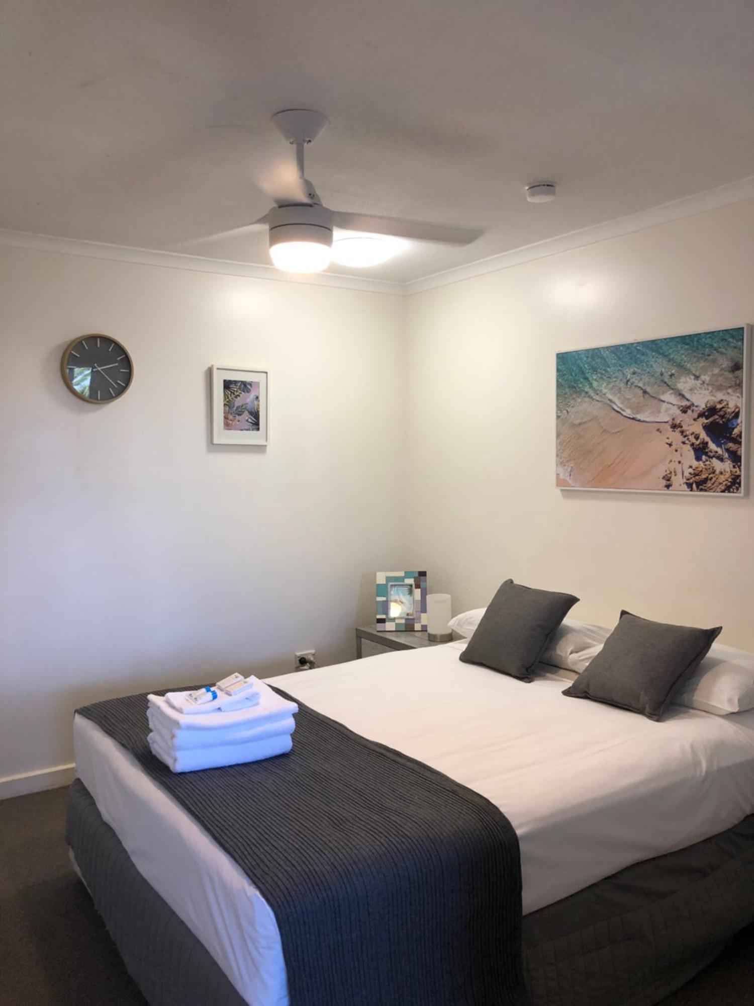 Coral Towers Holiday Suites Cairns Exterior photo