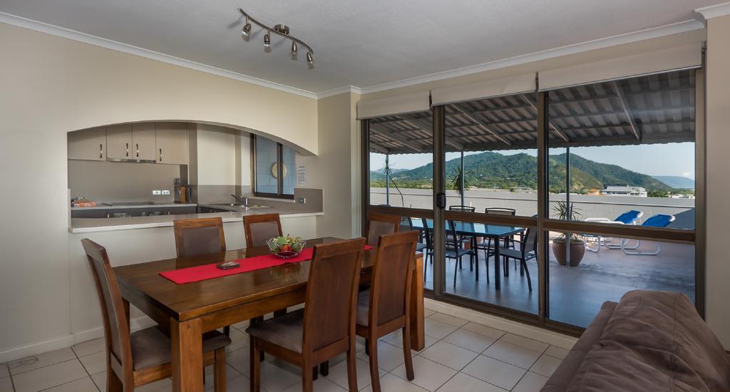 Coral Towers Holiday Suites Cairns Exterior photo